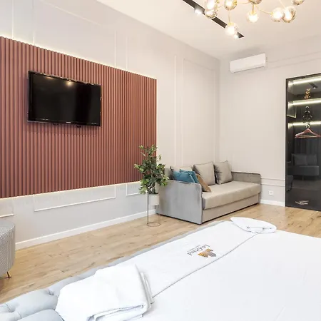 Leogrand On Leontovycha 17 Apartman *