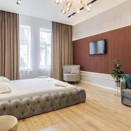 Leogrand On Leontovycha 17 Apartman