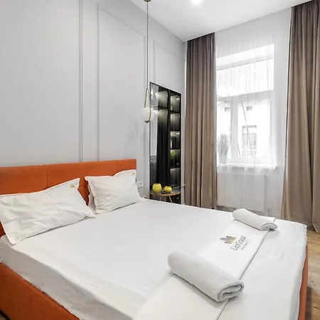 Leogrand On Leontovycha 17 Lviv